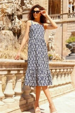 Navy Cotton Blend Embroidered Stretch Dress -Outlet Modi Qube Store 01ca6622 4077 4a2a b8fd 62f23850db32