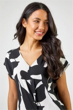 Black Palm Print Button Detail Top -Outlet Modi Qube Store 0d171c11 487f 49f5 af1f 427ce3616cb7