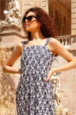 Navy Cotton Blend Embroidered Stretch Dress -Outlet Modi Qube Store 121465ff f341 48b2 98fb 31842c4c174f