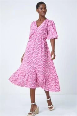 Pink Petite Ditsy Floral Stretch Midi Dress -Outlet Modi Qube Store 1b2a281d 7c09 40fe 81ae 0f7dbee1ecd1