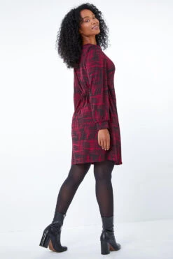 Wine Petite Abstract Print Fit & Flare Dress -Outlet Modi Qube Store 1d5cd886 ed48 4902 8b59 579e5a2ac794