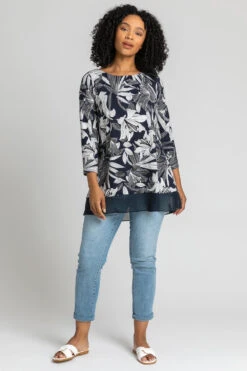 Navy Petite Floral Lily Print Chiffon Hem Top -Outlet Modi Qube Store 24a2e547 4551 4bd1 a6d6 02bd167c8b89