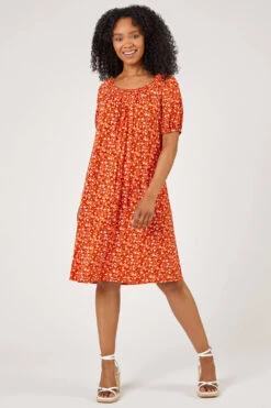 Red Petite Ditsy Floral Print Jersey Tunic Dress -Outlet Modi Qube Store 259ade25 6e12 4afe a66f 4b1247e80872