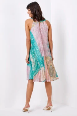 Light Pink High Neck Paisley Pleated Swing Dress -Outlet Modi Qube Store 314f28c4 3c06 40af b773 8e187fe5e80c