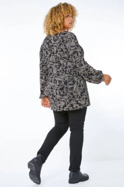 Neutral Curve Paisley Print Lace Detail Top -Outlet Modi Qube Store 37211a03 724a 4127 a5a0 165f1f2ee68f