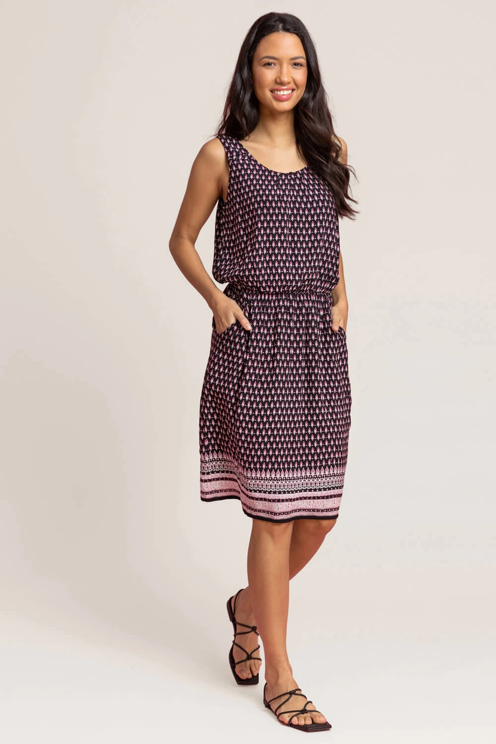 Burgandy Border Print Keyhole Pocket Dress 5 Burgandy Border Print Keyhole Pocket Dress - Image 3