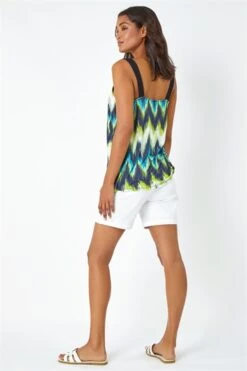 Lime Zig Zag Print Stretch T-Shirt -Outlet Modi Qube Store 38c6a054 a1cd 4acc b8b4 44468c87d76d