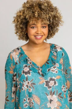 Dark Green Curve Textured Spot Frill Detail Top -Outlet Modi Qube Store 3e7005ab 685a 426a a73d 2367afd6d128