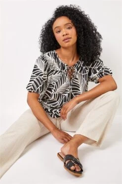 Black Petite Contrast Tropical Print Neck Tie Top 8 Black Petite Contrast Tropical Print Neck Tie Top -Outlet Modi Qube Store 49ea242d 90ba 415c bb96 1dc3f51b32a8