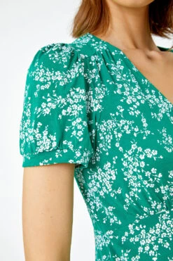 Green Ditsy Floral Print Stretch T-Shirt 11 Green Ditsy Floral Print Stretch T-Shirt -Outlet Modi Qube Store 4e75a531 a9db 4dce acb4 b6e127dec9d9