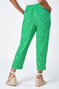 Green Petite Floral Tapered Stretch Trouser 9 Green Petite Floral Tapered Stretch Trouser -Outlet Modi Qube Store 50b9369a 3f6d 45ff b814 1e43b663e184