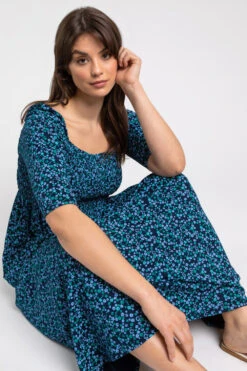 Blue Curve Ditsy Floral Shirred Midi Dress -Outlet Modi Qube Store 551b3a00 652c 4fbf adbe d9a1a36e267f