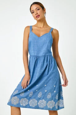 Denim Sleeveless Cotton Embroidered Midi Dress -Outlet Modi Qube Store 56f2ebfc 0540 42f5 b13c c57d0d4ce354