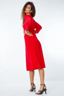 Red Sequin Trim Stretch Midi Dress -Outlet Modi Qube Store 5865fe34 fa1d 499d a3fe 90e3500692b3