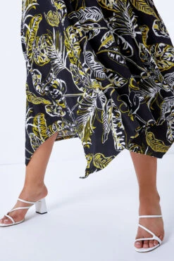 Black Curve Leaf Hanky Hem Stretch Dress -Outlet Modi Qube Store 5a7177be a483 435f a469 97e771640ad1