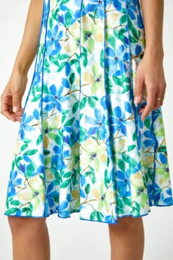 Blue Floral Garden Print Panel Dress -Outlet Modi Qube Store 5df8f299 0b7f 487d 9dc8 abef68d354e0