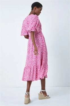 Pink Petite Ditsy Floral Stretch Midi Dress -Outlet Modi Qube Store 60dcdaf7 c82e 4924 9b3d f3417b93de22