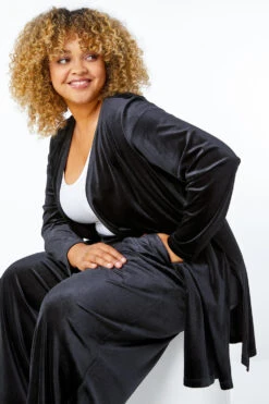 Black Curve Velvet Longline Kimono Jacket -Outlet Modi Qube Store 6db3b9ac da8a 4b0f bb39 0b37af2eb165