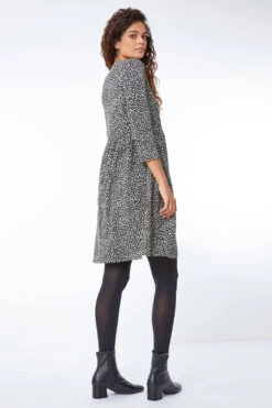 Black Animal Print Stretch Dress -Outlet Modi Qube Store 74beaa6e fe64 4f4e a02b 9432bc63fa4e