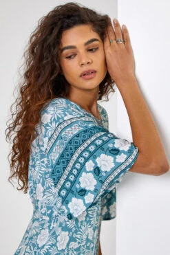 Light Blue Floral Border Print Midi Dress -Outlet Modi Qube Store 778c9e5f 7aff 46b2 a81f ab901093e989