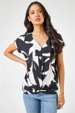 Black Palm Print Button Detail Top -Outlet Modi Qube Store 788f7491 7453 4938 aa41 a58421e90aef