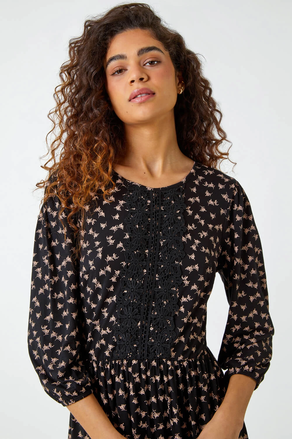 Black Lace Detail Ditsy Print Dress 6 Black Lace Detail Ditsy Print Dress - Image 4