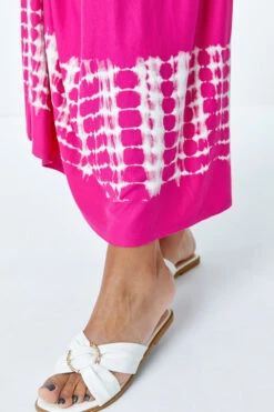 Fuchsia Tie Dye Border Print Stretch Maxi Dress -Outlet Modi Qube Store 7d7fa035 a8f7 433b a8c7 b8b09162b650