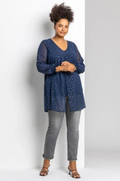 Navy Curve Foil Spot Print Split Front Top -Outlet Modi Qube Store 87c355f2 bb1f 4598 9c23 343ca42cd002