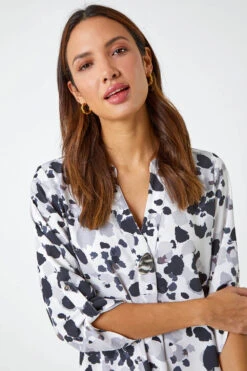 Grey Abstract Print Longline Tunic Top -Outlet Modi Qube Store 87d6898d fc34 412c 8887 19e6a34b9d76