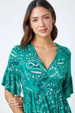 Green Paisley Print Stretch Jersey Wrap Top 10 Green Paisley Print Stretch Jersey Wrap Top -Outlet Modi Qube Store 8e32b88d a989 4010 9fd9 6c423496ff57