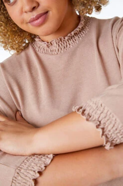 Camel Curve Frill Neck Asymmetric Stretch Top -Outlet Modi Qube Store 92638946 08c9 49e9 a88c d9ec67c37168