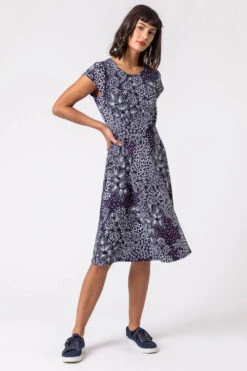 Navy Ditsy Floral Print Jersey Dress -Outlet Modi Qube Store 95e2a9ee 917a 4c7f b994 ae80c8d4d5f9