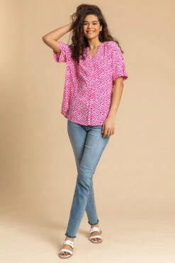 Cerise Spot Print V-Neck Tunic Top -Outlet Modi Qube Store 983fbc8f bc94 4db1 9779 6ba86fb7f76c