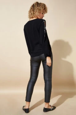 Black Stud Detail V-Neck Tie Front Top -Outlet Modi Qube Store 99c72c5b 5cbf 4f95 a9d9 436e8833f044