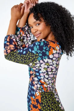 Khaki Petite Floral Stretch Midi Dress -Outlet Modi Qube Store 9f188e7f a505 4ae5 8f85 ec732c9588dd