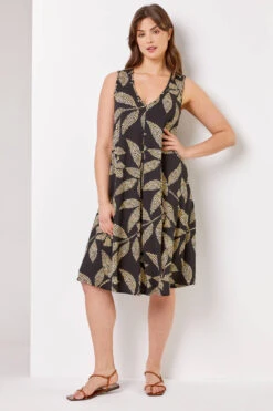 Black Curve Spot Leaf Print Dress -Outlet Modi Qube Store a1e0725a 4ae4 4fa4 9475 cf5a9ec2afcd