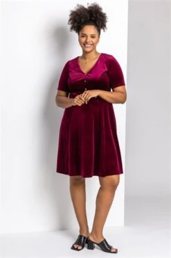 Wine Velvet Button Detail Midi Dress -Outlet Modi Qube Store a78446aa 3035 4a14 8cd8 2b1aaa4f841b