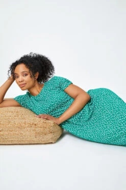 Green Petite Floral Print Midi Dress 10 Green Petite Floral Print Midi Dress -Outlet Modi Qube Store affe4084 a868 46df 9569 10a0d6f909a3