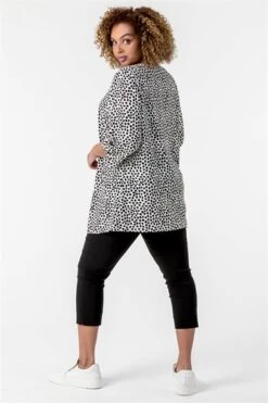 Plum Curve Chiffon Top With Necklace -Outlet Modi Qube Store b0378c07 cc59 4a99 b43c 7e85cb8bd6e3