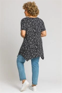 Navy Curve Spot Print Gathered Top 9 Navy Curve Spot Print Gathered Top -Outlet Modi Qube Store b2c6a236 b3f6 4ecc be66 07bb11f6d170