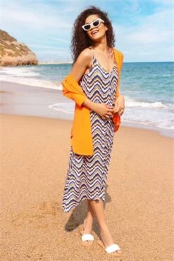 Blue Tie Dye Stretch Jersey Halterneck Top -Outlet Modi Qube Store b308925c 6c89 402c 8bef 84eae8be2222