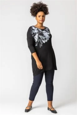 Ivory Curve Lace Zip Detail Top -Outlet Modi Qube Store b9853d6d 00df 49a3 b034 d43636a7a400