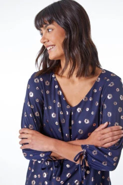 Outlet Modi Qube Store 35 Navy Metallic Spot Print Blouson Top