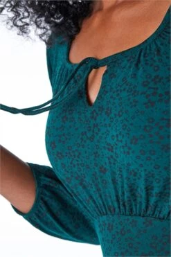 Black Petite Flute Sleeve Floral Lace Dress -Outlet Modi Qube Store c6f31477 fbed 40d8 b06b 895c58841227