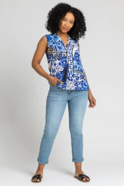 Blue Petite Geo Floral Notch Neck Top -Outlet Modi Qube Store ce166b95 50b7 40a4 bd50 94ceda99377e