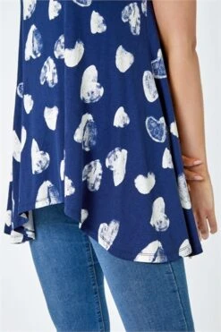 Blue Curve Floral Print Hanky Hem Top -Outlet Modi Qube Store d04399b2 d2af 4d2a b642 a89b018d8db6
