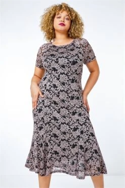 Black Sequin Lace Fit And Flare Dress 11 Black Sequin Lace Fit And Flare Dress -Outlet Modi Qube Store d19fd734 11df 4916 8b90 288d50a267bd