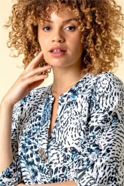 Blue Tile Print Pleat Detail Top -Outlet Modi Qube Store d3717e57 a195 4433 9c17 f84aa9f8b0f1