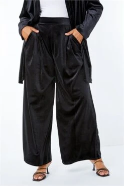 Black Curve Christmas Slogan Jersey Top -Outlet Modi Qube Store de13be07 697c 4dd7 b447 07f8ac160aba