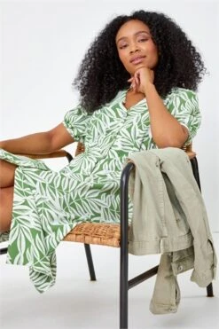 Green Petite Floral Print Shirred Midi Dress -Outlet Modi Qube Store e22cbcef b25d 4491 8b61 4e384bef8995